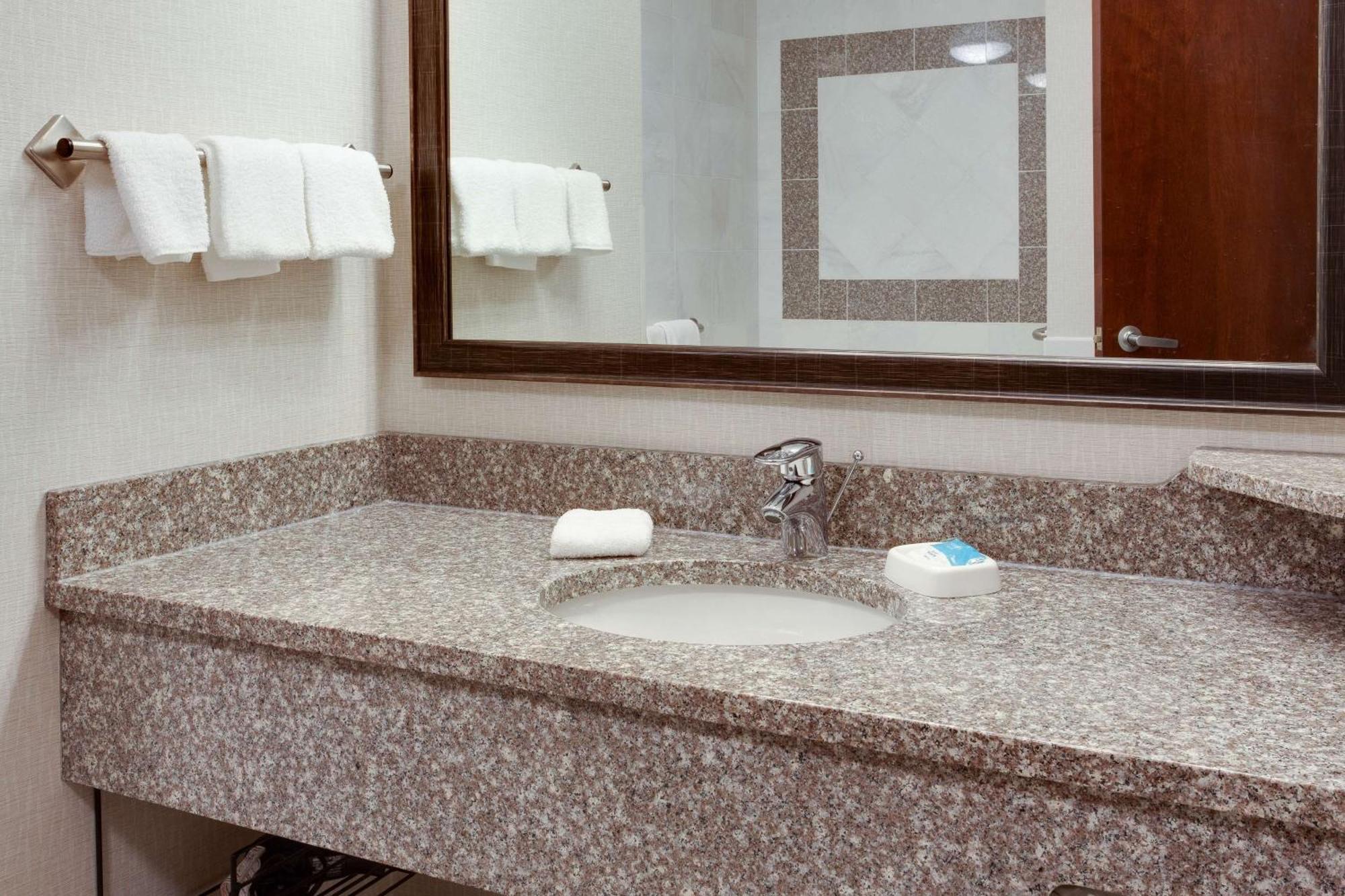 Drury Inn & Suites West Des Moines Exteriör bild